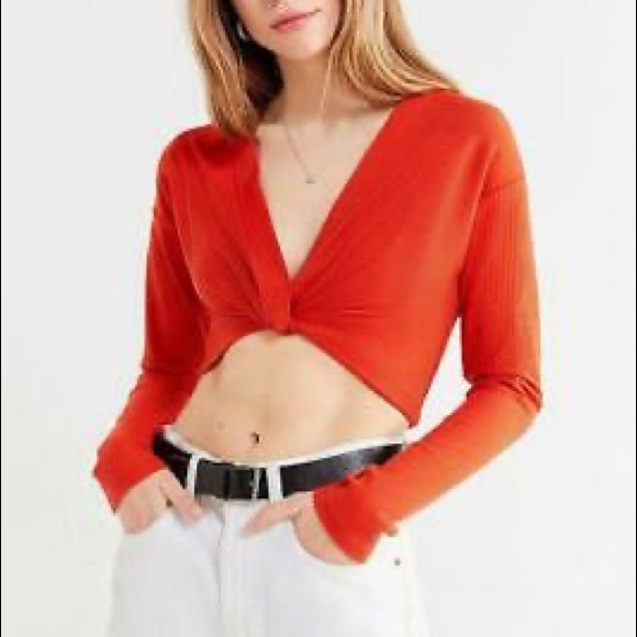 Urban Outfitters Rowen Twist-Front Cropped Top - Picture 3 of 3
